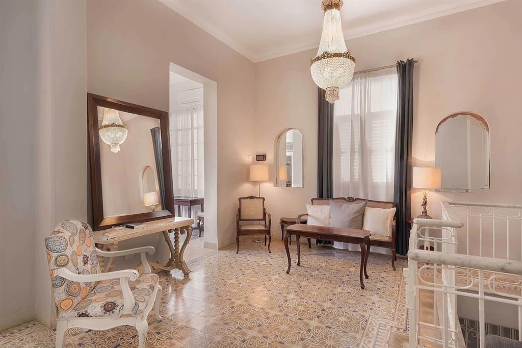 Executive Room - 1